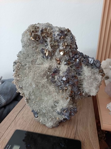2kg museum quartz cluster - museum,