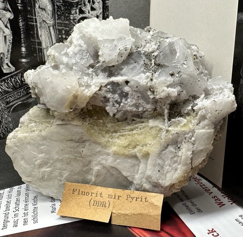 816g ddr fluorit - mit, pyrit