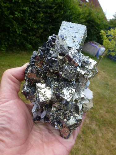 Pyrit würfel mit - pyrit,