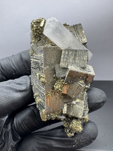 Würfel pyrit mit - pyrit, echter