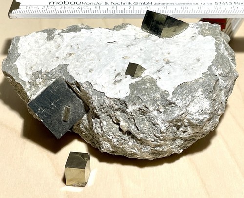 Pyrit narrengold - pyrit,, „narrengold