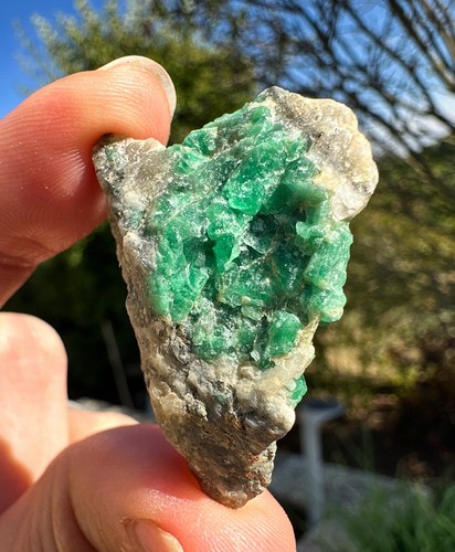 Seltene smaragd mit pyrit - smaragd,