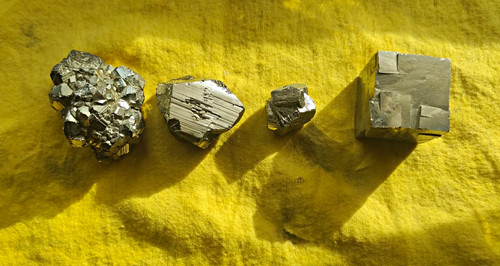 Konvolut mineralien pyrit auch - mineralien/pyrit,