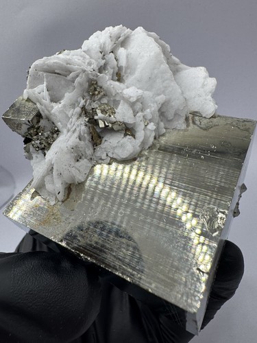 Pyrit top quadrat mit feldspat - pyrit,