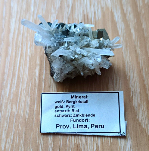 Bergkristall stufe mit - bergkristall-stufe, pyrit